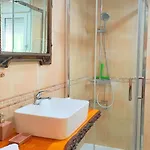 شقة La Vida Loca- For Adult Guests