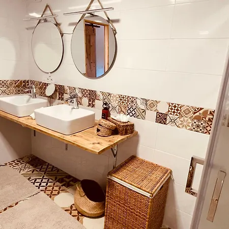 La Vida Loca- For Adult Guests شقة
